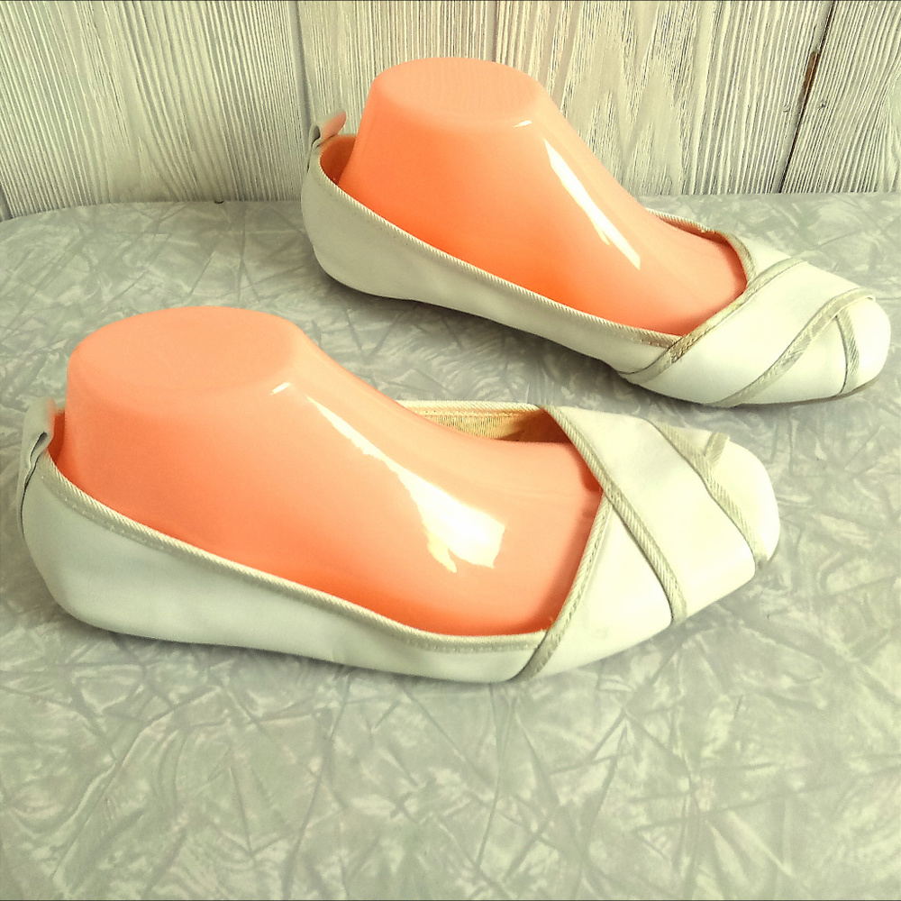 Fioni Criss Cross White Leather Flats
